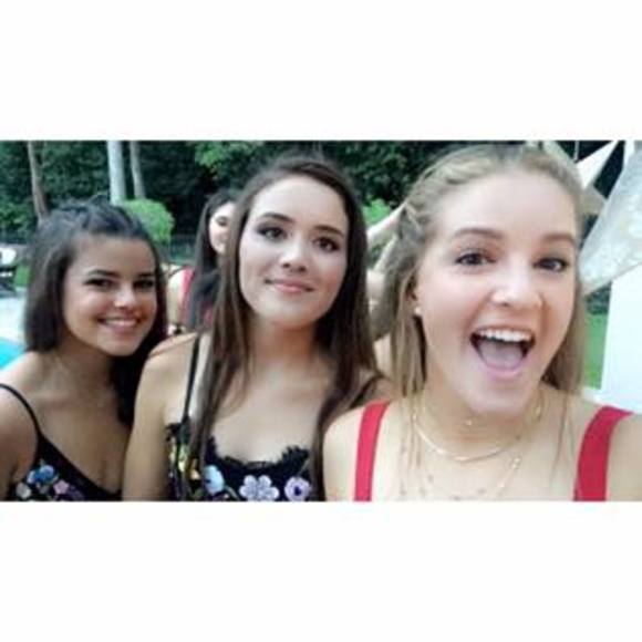 Meet your Posher, Ceci - Picture 1 of 1